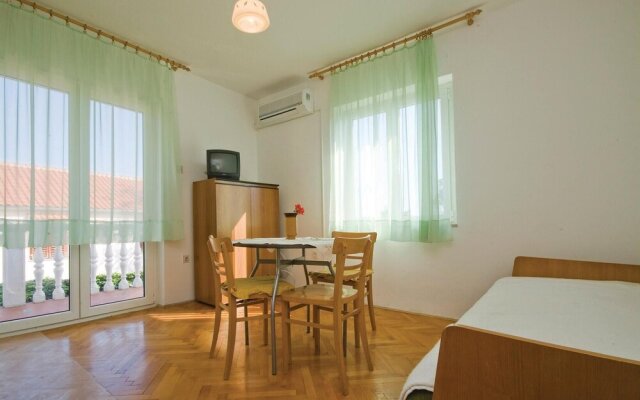 Amazing Apartment in Posedarje With 3 Bedrooms and Wifi