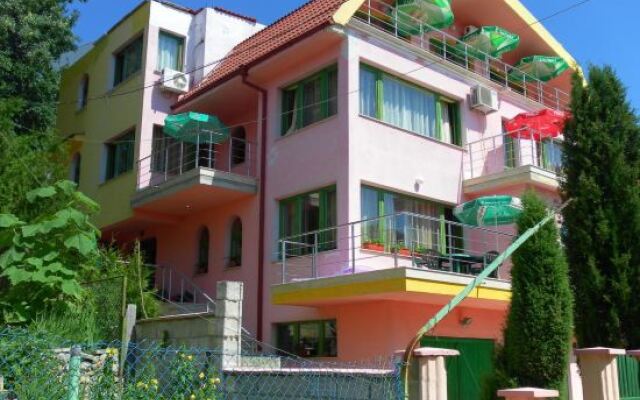 Villa Mari Guest Rooms