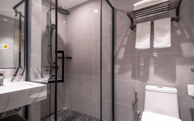 Ruifeng Hotel Railway Station Store