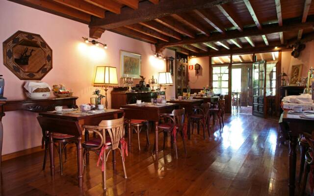 Apartamentos Rurales L'Arquera