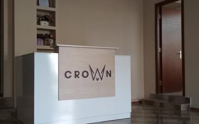 Отель Crown