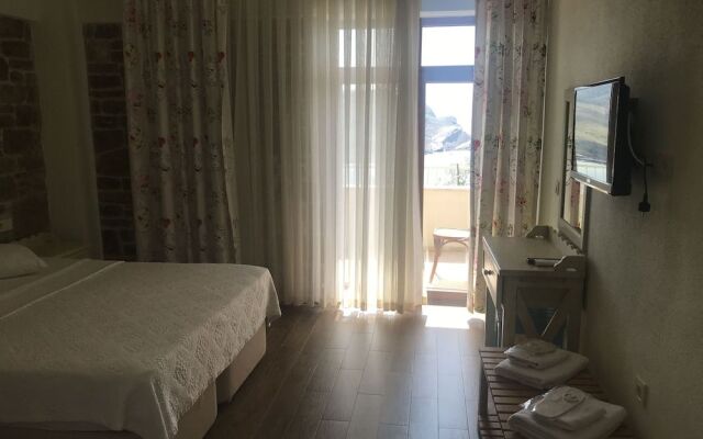 Yakamoz Otel