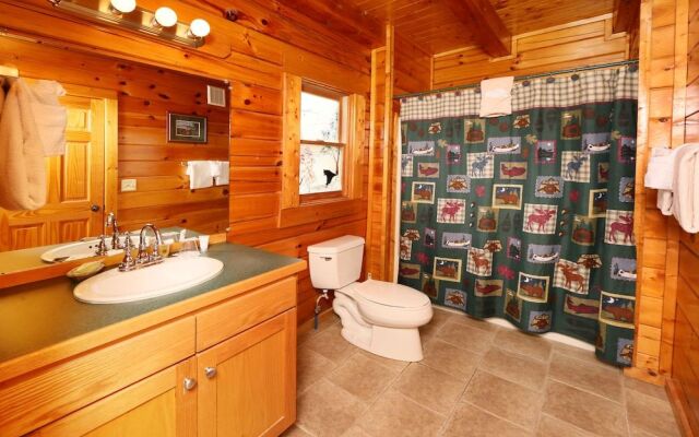 Snow Bear - Two Bedroom Cabin