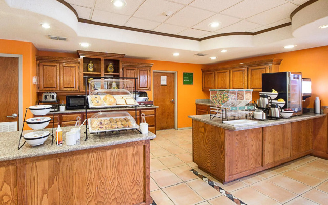 Shary Inn and Suites