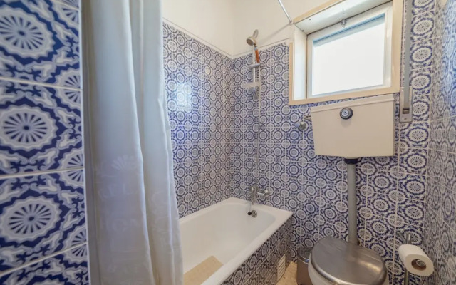 Downtown Classic With Terrace by Vacationy