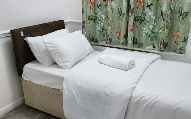 Charming 3-bedroom House Rental in Greater London
