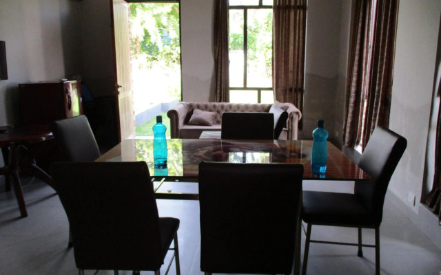 Ganga Kutir Oak Villa on Raichak