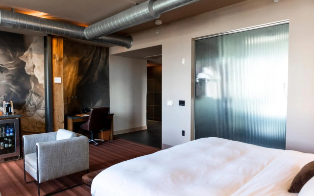 The Iron Horse Hotel