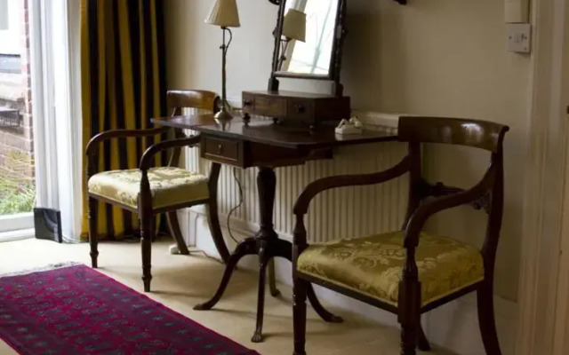 Avenue House Apartments
