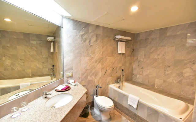 Thumrin Thana Hotel