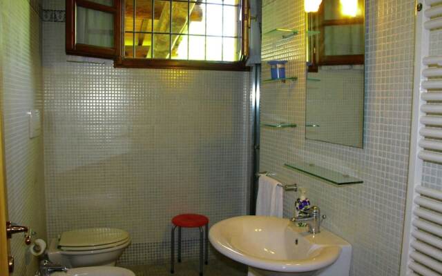 Rustic Farmhouse Living Vinci's Treasures