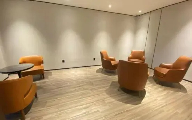 HanTing Hotel (Tianjin Dongli Sports Center Wanda Plaza)