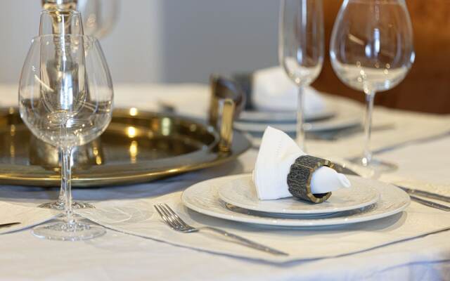 Waves - The Suite Dubai Luxury Waterfront Living