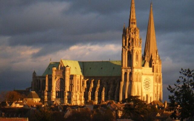 ACE Hôtel Chartres