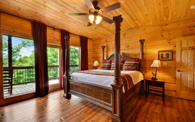 Gatlinburg Mansion - Fourteen Bedroom Cabin