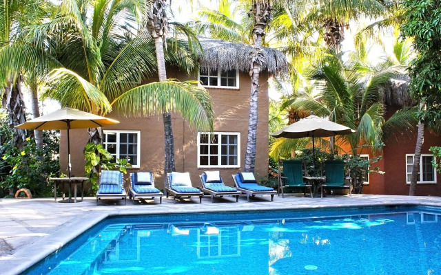 The Bungalows Hotel