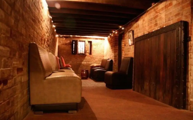 Rose & Crown Hotel