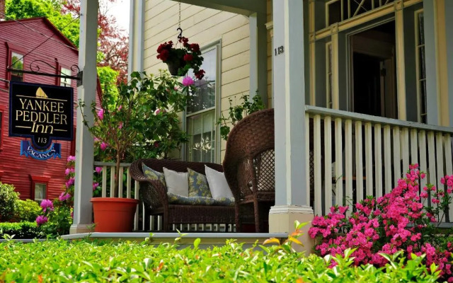 Yankee Peddler Inn