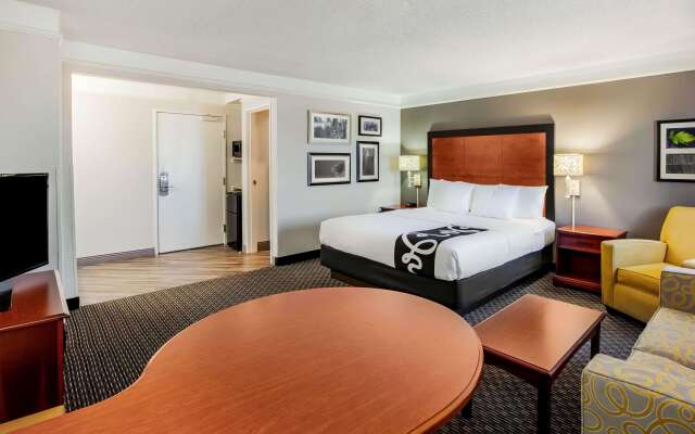 La Quinta Inn & Suites by Wyndham Houston Baytown East