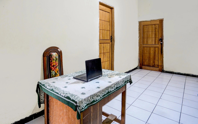 Hotel O Nurul Homestay Syariah – Guest Rooms – Gresik