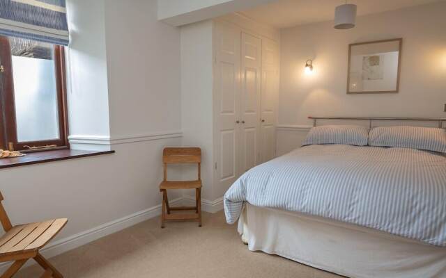 2 Armada House