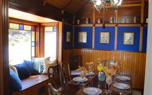 3573 Captain's Castle