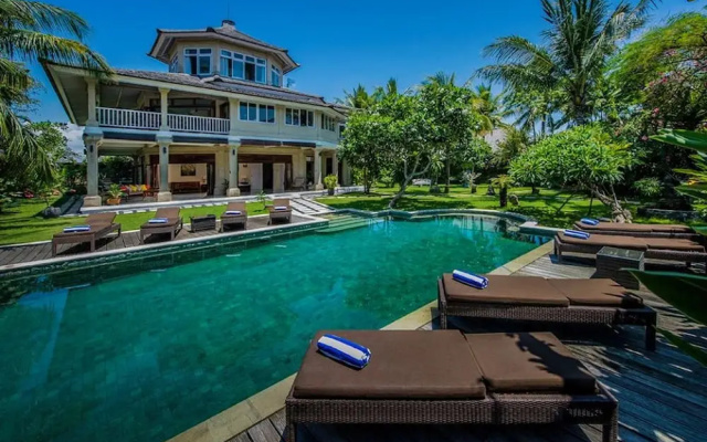 Villa Anyar