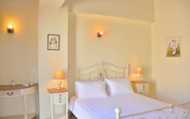 Luxury Suites in Panormo