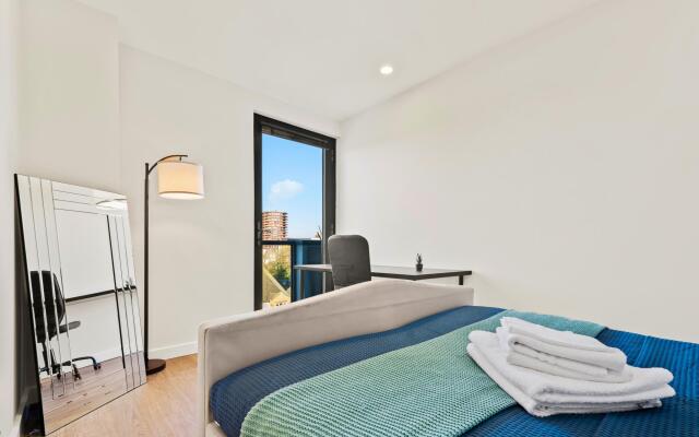 Three Bedroom Apartment in Hoxton
