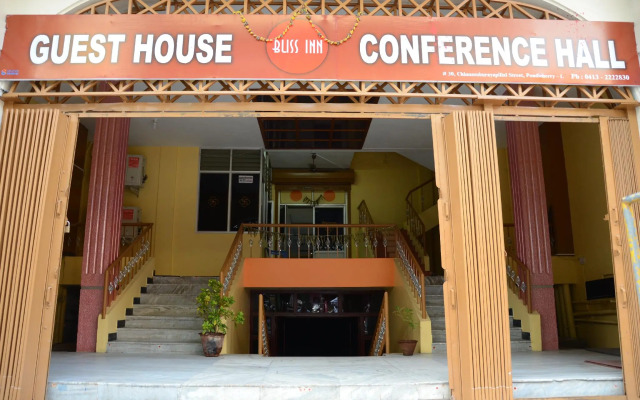 Oyo 19906 Hotel Bliss Inn