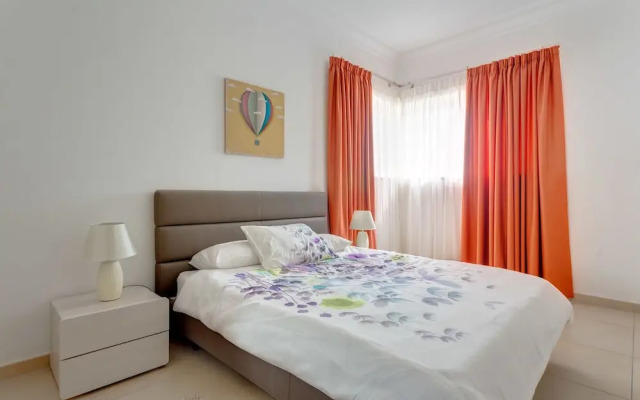 Seaview 3BR Apart inc Pool, Fort Cambridge Sliema