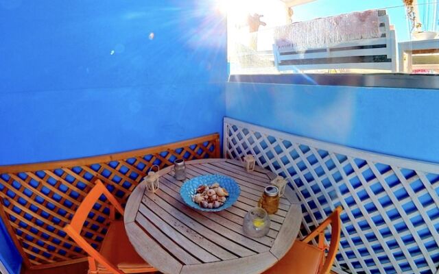 Beach Shack Studio s&l