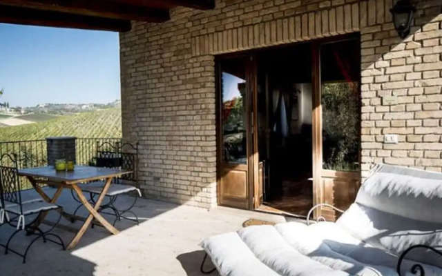 Serene Apartment in Ascoli Piceno with Hot Tub