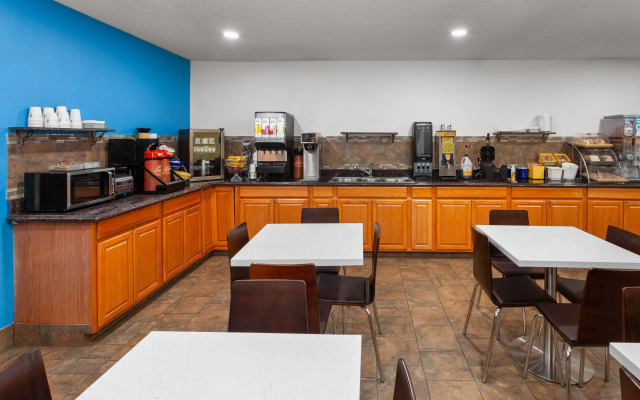 Days Inn by Wyndham Mason City