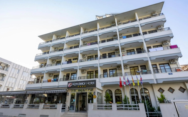 Kandelor Hotel