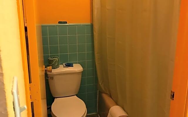 Pratt Budget Inn