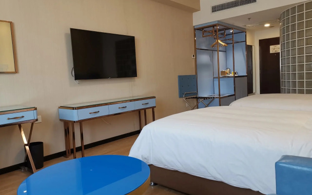 Holiday Inn Shanghai Jing'an by IHG