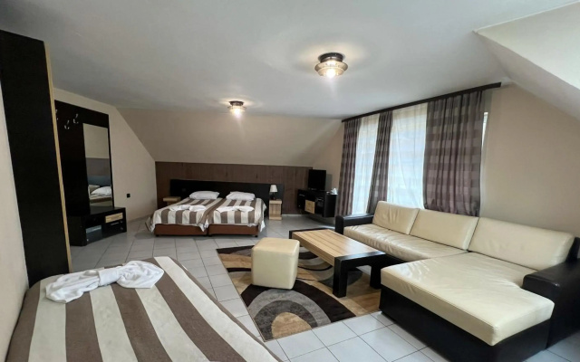Hotel Alpha