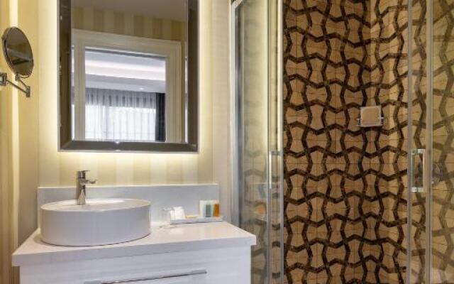 Motif Hotel