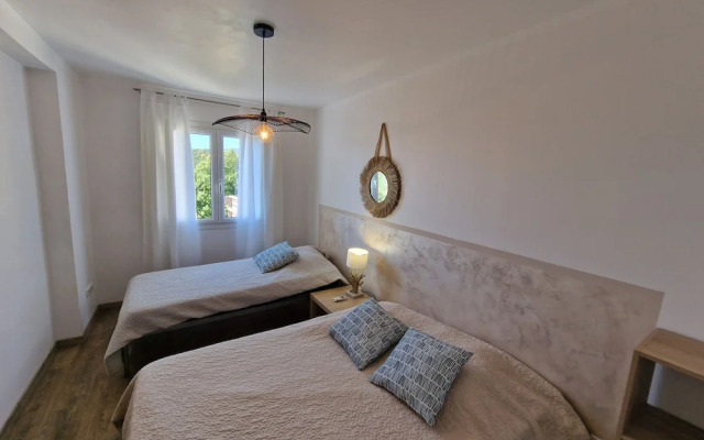 T3 Piscine Avec Jardin Proche St-florent