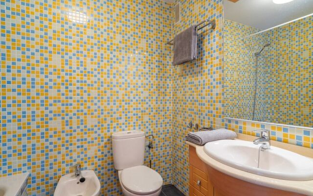 Bright Apartment With Sea View And Terrace Ref 53