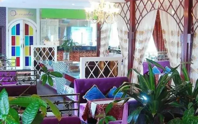 Boutique Holiday Hotel (Beihai Beibuwan Square)