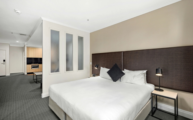Melbourne City Suites – Guest Rooms – Melbourne