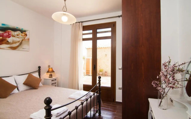 Saridakis Villa, a true mansion, By ThinkVilla
