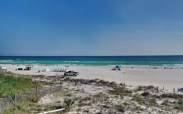 Sugar Beach #C27 - Going Panama