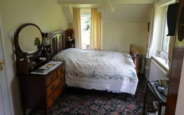 Pine Lodge Bed And Breakfast