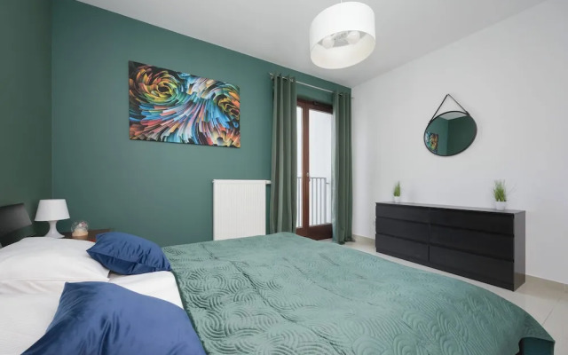 Cozy Apartment for 4 by Renters