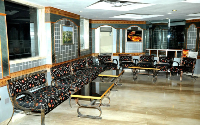 Chandra Inn