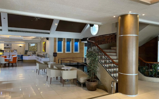 Circle Inn - Hotel & Suites