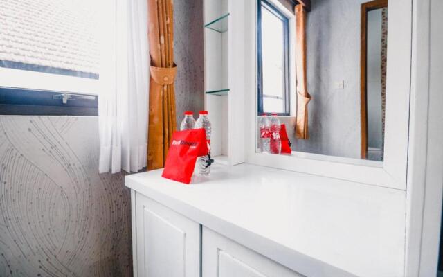 RedDoorz near Taman Rekreasi Selecta